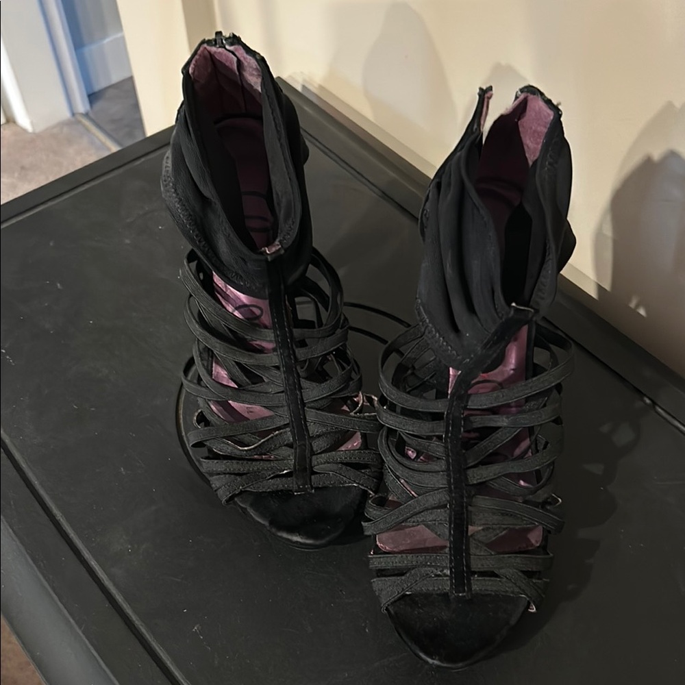 Black Strappy Women's Shoes